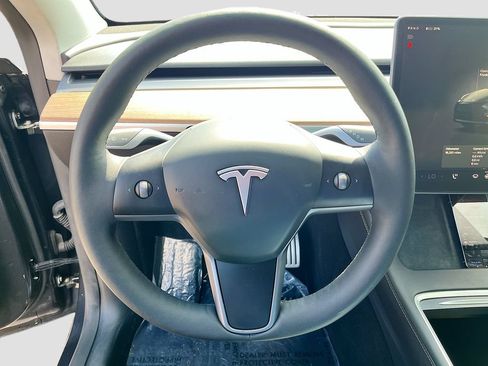 Used 2024 Tesla Model Y Performance AWD/4WD image 10