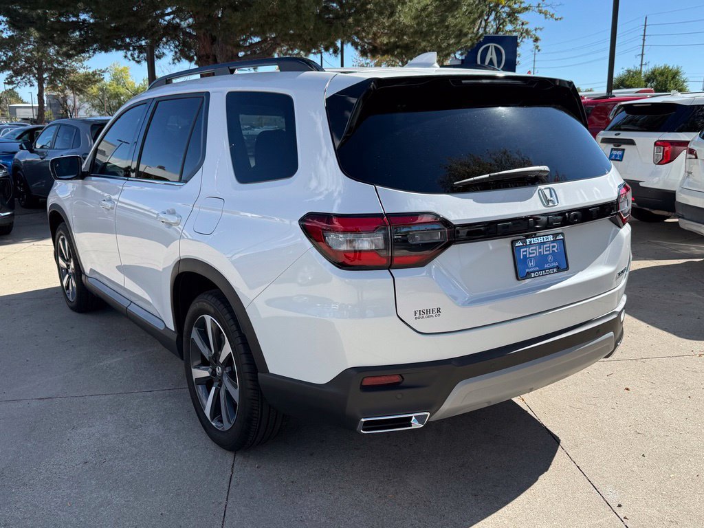 Used 2025 Honda Pilot Touring image 6