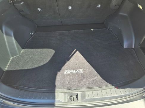 Used 2023 Toyota RAV4 LE AWD/4WD image 23
