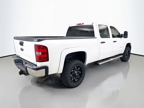 Used 2011 Chevrolet Silverado 2500 LT w/ Interior Plus Package image 9