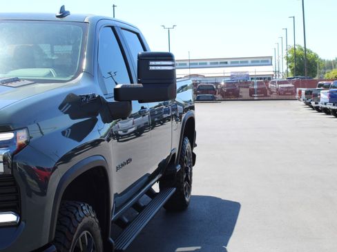 Used 2025 Chevrolet Silverado 3500 LT w/ Trail Boss Package AWD/4WD image 11