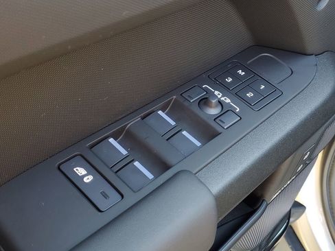 New 2026 Land Rover Defender 110 AWD/4WD image 13