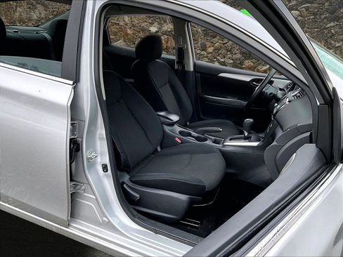 Used 2019 Nissan Sentra S image 7