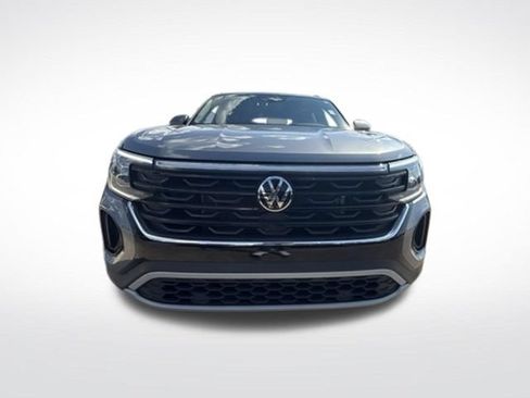 Used 2025 Volkswagen Atlas Cross Sport SE FWD image 13
