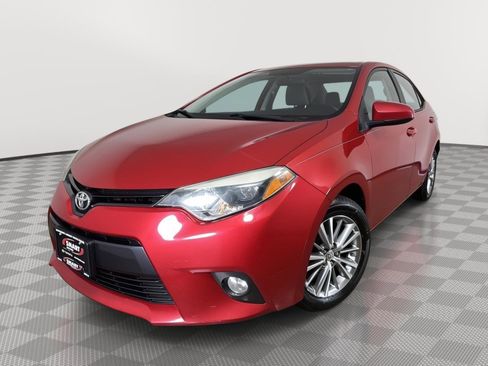 Used 2015 Toyota Corolla LE FWD image 1