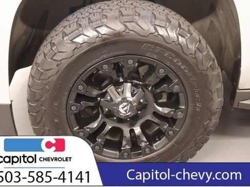Used 2018 Chevrolet Tahoe LT AWD/4WD image 8