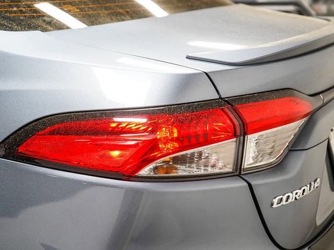 Certified 2025 Toyota Corolla SE image 9