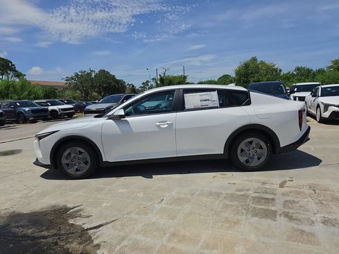New 2026 Kia K4 FWD image 5