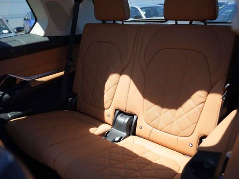Used 2024 BMW X7 xDrive40i w/ Premium Package AWD/4WD image 28