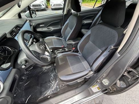 Used 2025 Nissan Versa SV FWD image 31