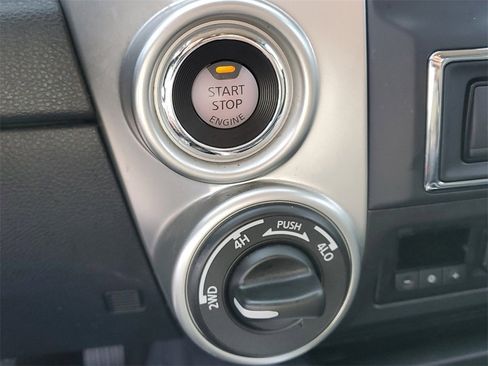 Used 2017 Nissan Titan PRO-4X image 34