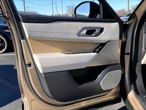 Used 2022 Land Rover Range Rover Velar R-Dynamic HSE image 26