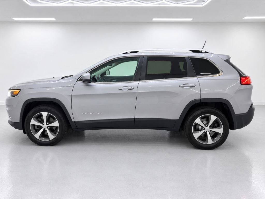 Used 2019 Jeep Cherokee Limited AWD/4WD image 6