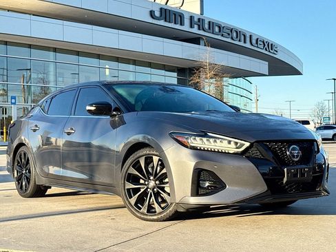 Used 2022 Nissan Maxima SR w/ Sport Mat Group image 2