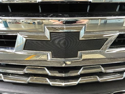 Used 2020 Chevrolet Silverado 1500 LTZ AWD/4WD image 10