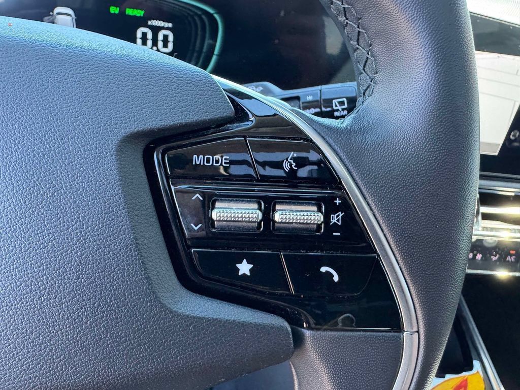 Certified 2023 Kia Niro EX Touring FWD image 24