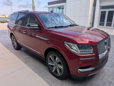 Certified 2019 Lincoln Navigator Reserve AWD/4WD image 2