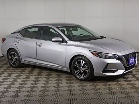 Used 2022 Nissan Sentra SV image 2
