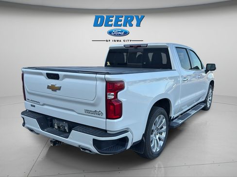 Used 2022 Chevrolet Silverado 1500 High Country w/ Technology Package AWD/4WD image 8