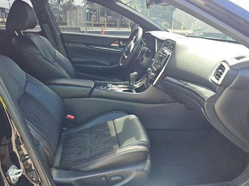 Used 2023 Nissan Maxima SR w/ Sport Mat Group FWD image 9