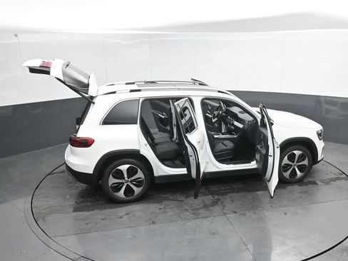 Used 2025 Mercedes-Benz GLB 250 4MATIC image 51