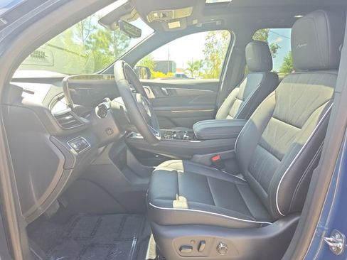 New 2026 Buick Enclave Avenir w/ Super Cruise Package FWD image 17