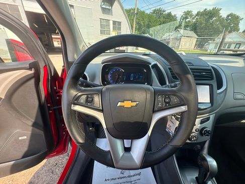 Used 2016 Chevrolet Trax LT w/ LT Sun and Sound Package AWD/4WD image 15