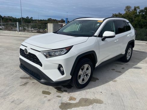 Used 2019 Toyota RAV4 XLE image 3