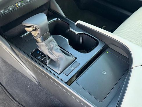 Used 2024 Lexus ES 350 Ultra Luxury w/ Accessory Package (Z1) image 21