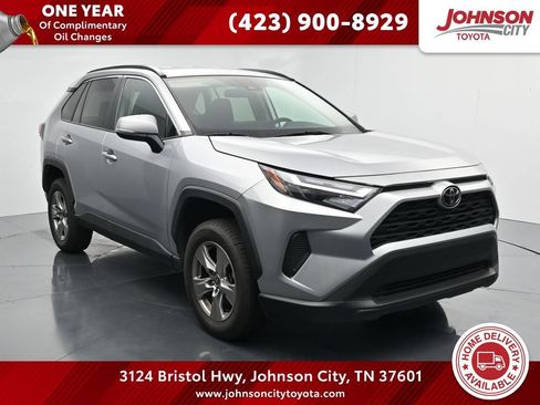 Used 2024 Toyota RAV4 XLE AWD/4WD image 1