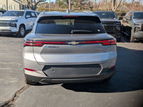 New 2026 Chevrolet Equinox EV LT image 7