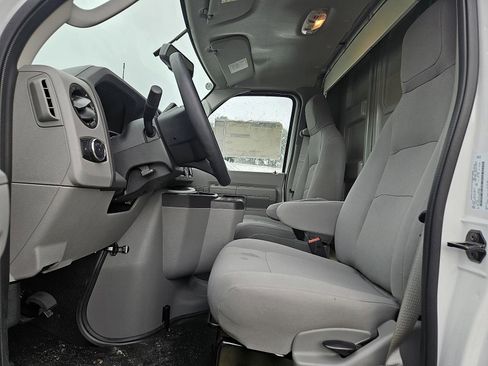 New 2025 Ford E-450 and Econoline 450 Super Duty w/ Power Equipment Group image 31