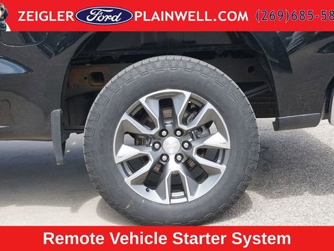 Used 2023 Chevrolet Silverado 1500 LT AWD/4WD image 9
