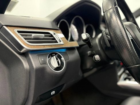 Used 2015 Mercedes-Benz E 350 4MATIC Wagon w/ Premium 1 Package image 40