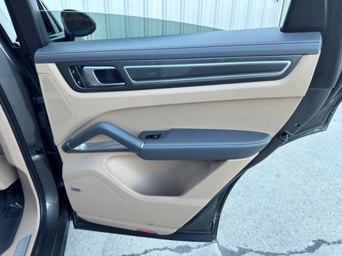 Used 2022 Porsche Cayenne Turbo S image 51