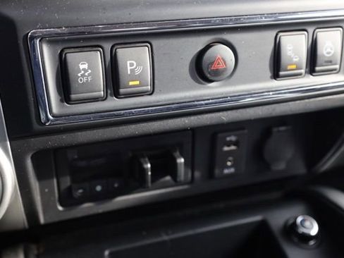 Used 2018 Nissan Titan PRO-4X w/ Pro-4x Convenience Package image 28