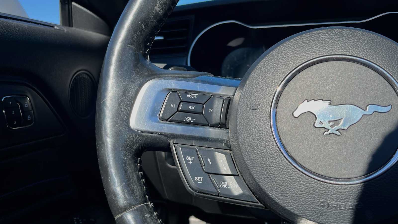 Used 2019 Ford Mustang GT Premium w/ Equipment Group 401A RWD image 36