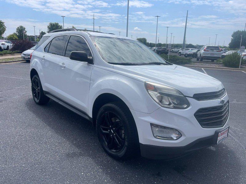 Used 2017 Chevrolet Equinox LT w/ Sport Edition FWD image 2