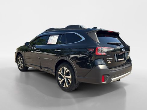 Used 2022 Subaru Outback Touring AWD/4WD image 3