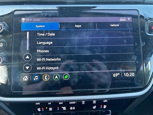 Used 2022 Chevrolet Bolt EUV Premier w/ Sun & Sound Package image 24