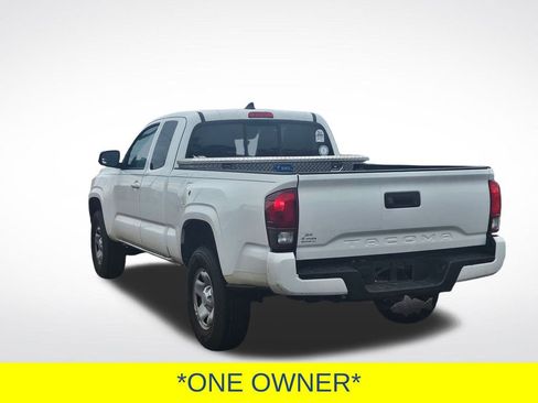 Used 2019 Toyota Tacoma SR image 5