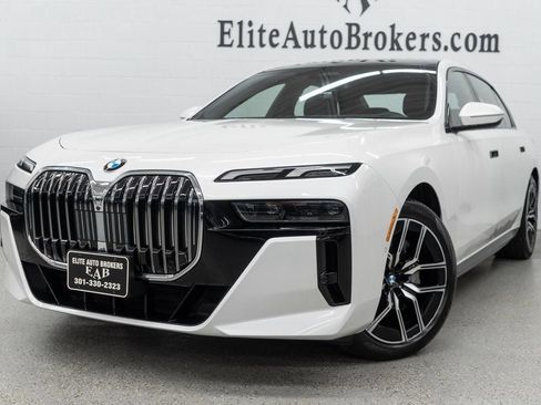 Used 2025 BMW 740i xDrive AWD/4WD image 57