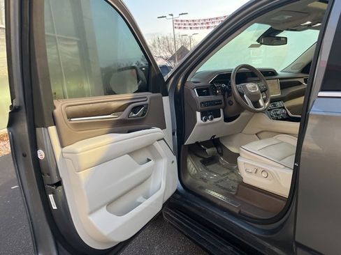 Used 2021 GMC Yukon Denali image 4