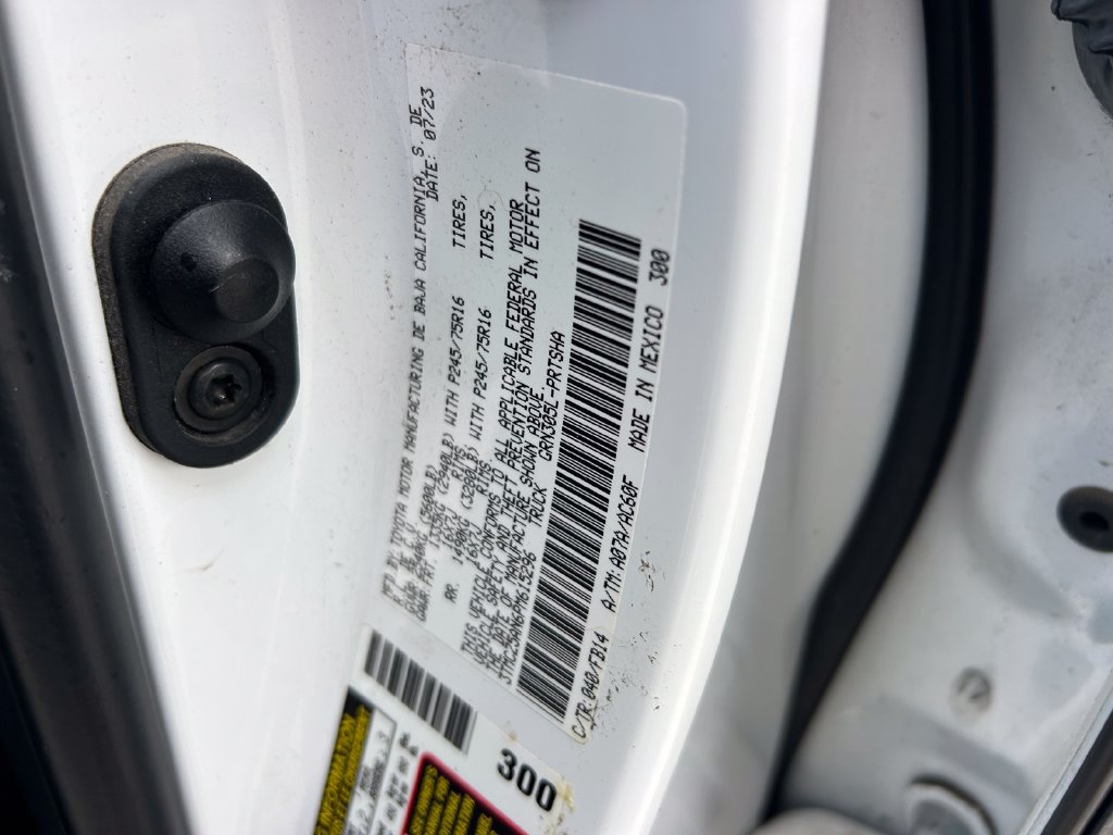 Certified 2023 Toyota Tacoma SR AWD/4WD image 10