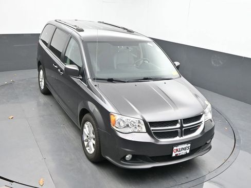 Used 2018 Dodge Grand Caravan SXT FWD image 15