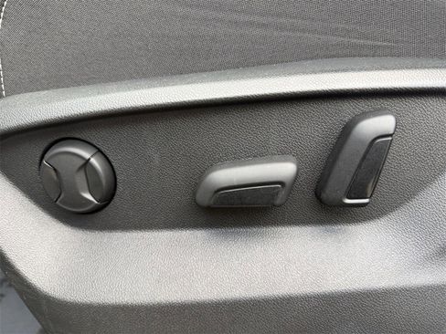 Used 2024 Volkswagen Atlas SE image 13