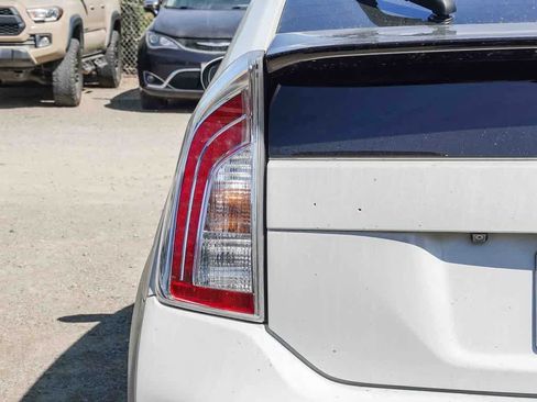 Used 2014 Toyota Prius Four image 16