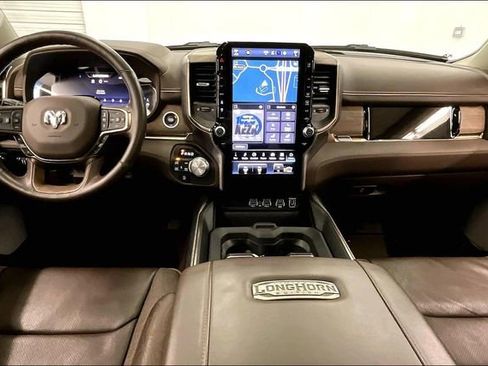 Used 2025 RAM 1500 Limited AWD/4WD image 19