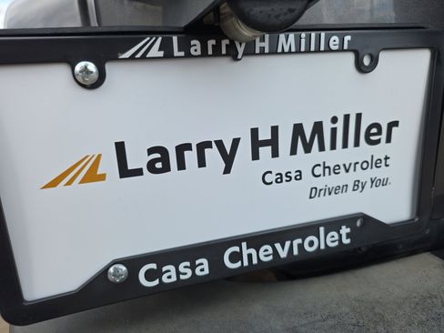 Used 2017 Jeep Wrangler Sahara w/ Connectivity Group image 18