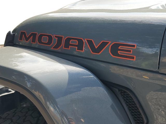 Used 2025 Jeep Gladiator Mojave w/ Convenience Group AWD/4WD image 34